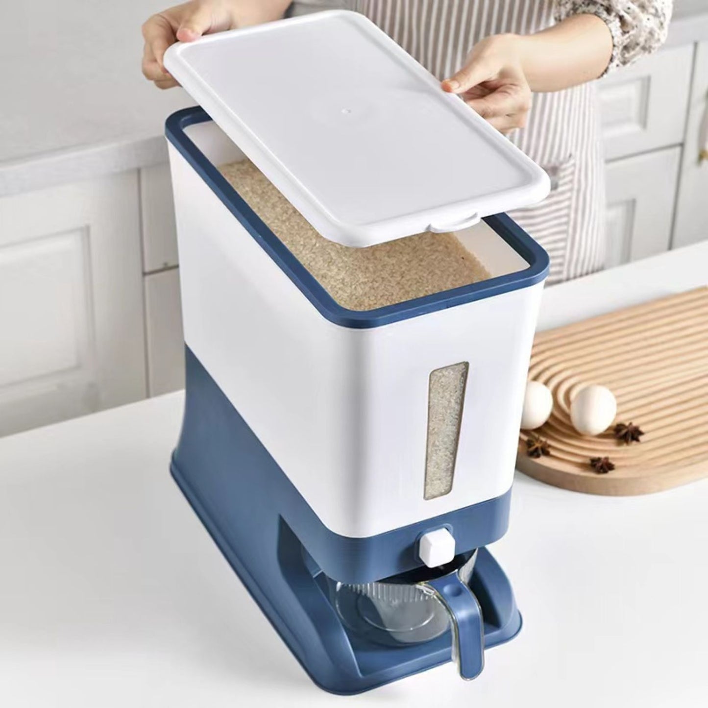 GOMINIMO 12KG Food Dispenser with Measuring Cup